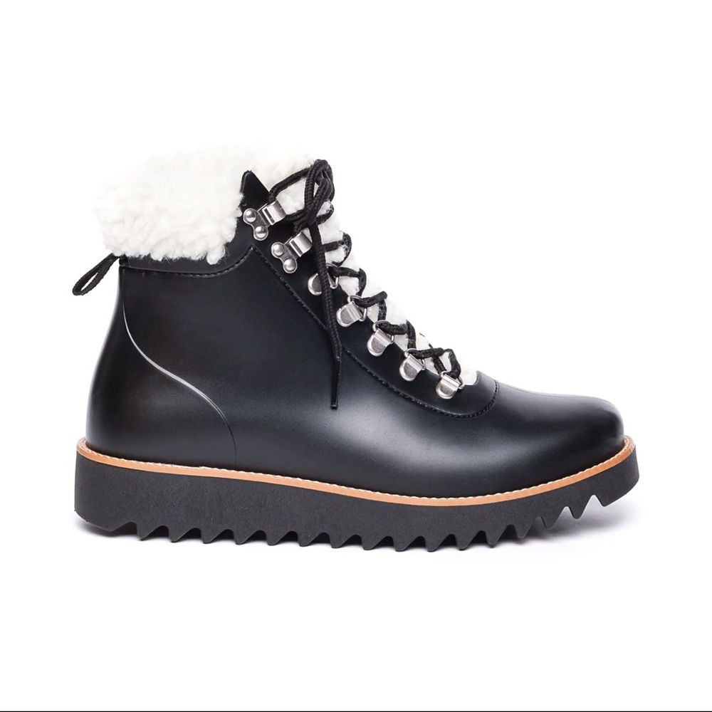 Bernardo Wiley Black and White Winter Boots NWT 10